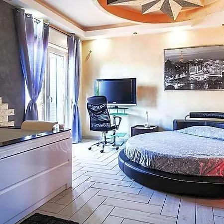 Suitehouse - With Jacuzzi & Comfort Apartment